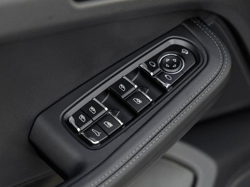 Certified 2026 Porsche Macan AWD/4WD image 21