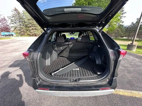 Used 2023 Toyota RAV4 SE w/ Convenience Package AWD/4WD image 10