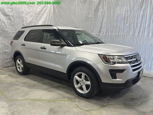 Used 2018 Ford Explorer 4WD w/ Class II Trailer Tow Package image 2
