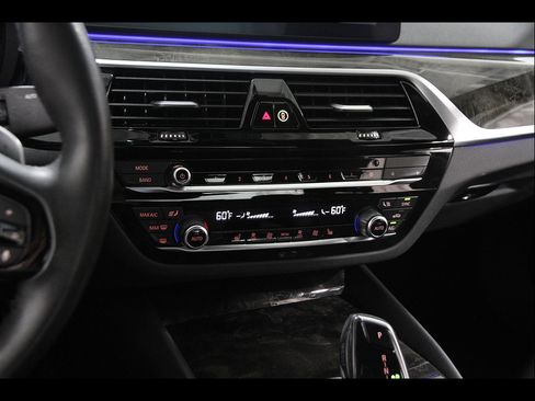 Certified 2023 BMW 530i xDrive w/ Premium Package AWD/4WD image 14