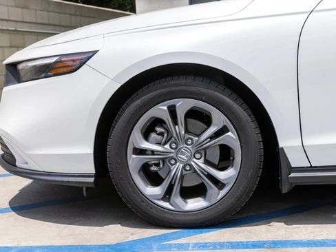 Used 2024 Honda Accord EX image 37