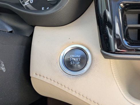 Used 2020 Toyota Highlander XLE image 20