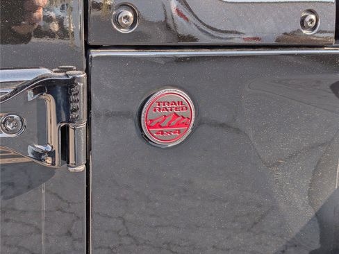 Used 2024 Jeep Wrangler Unlimited Rubicon AWD/4WD image 9