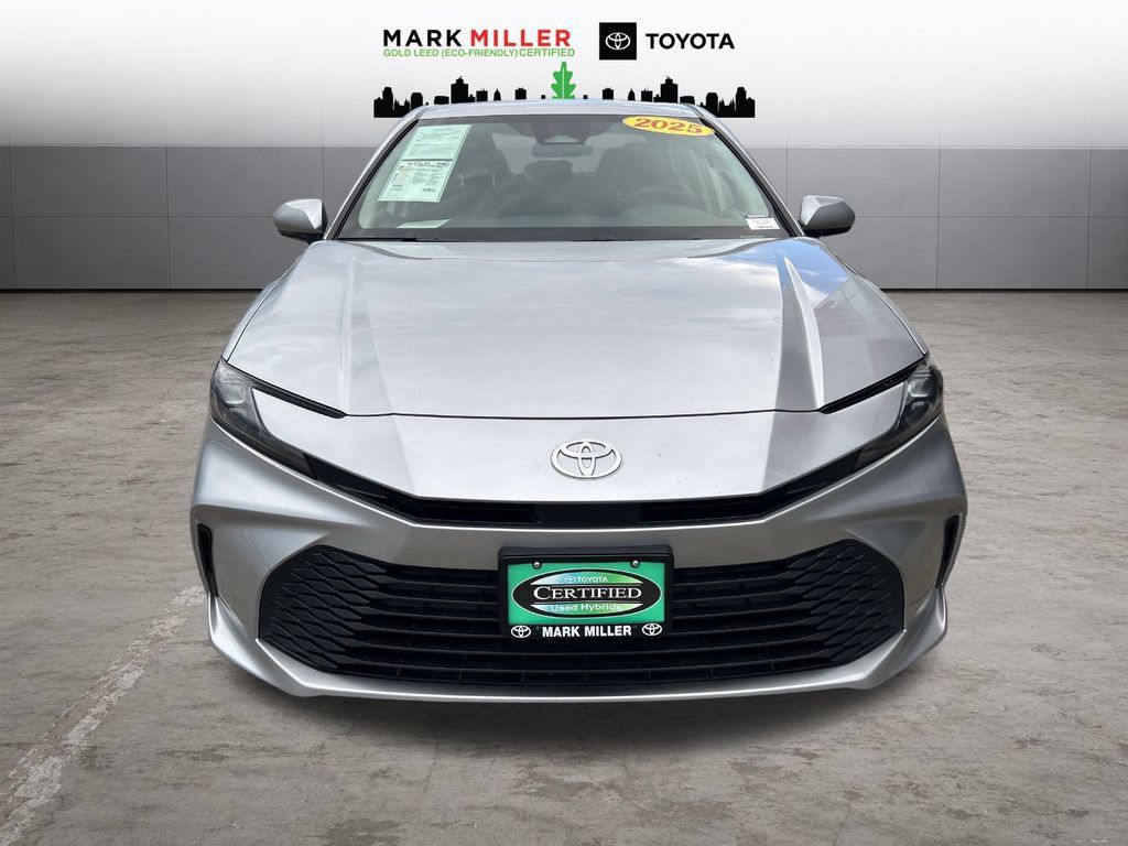 Used 2025 Toyota Camry LE FWD image 9