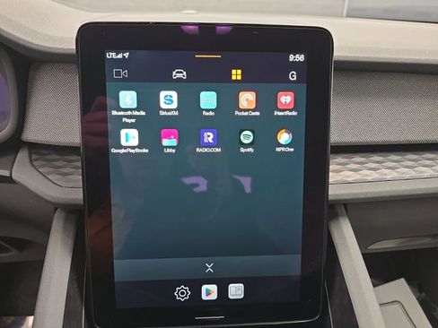 Used 2022 Polestar Polestar 2 image 31