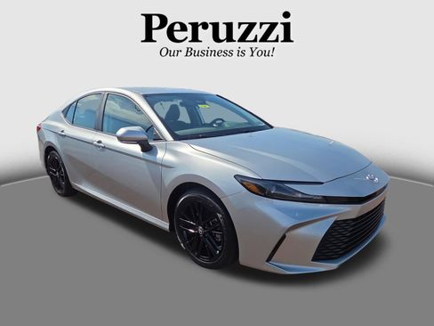 Certified 2025 Toyota Camry LE image 1