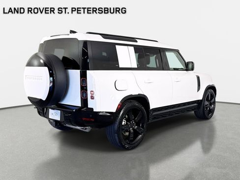 Used 2026 Land Rover Defender 110 X-Dynamic SE AWD/4WD image 5