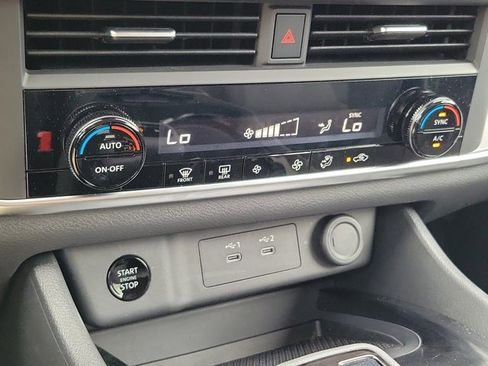 Certified 2026 Nissan Rogue SV image 29