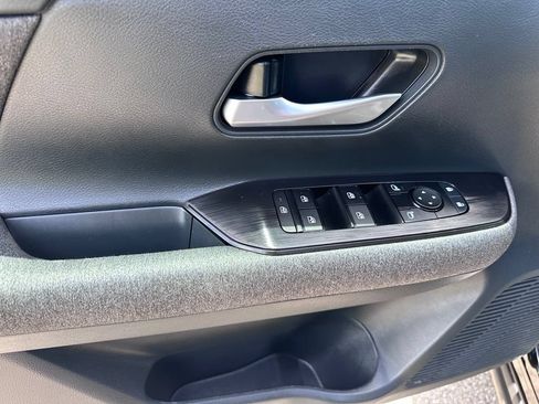 Used 2025 Nissan Kicks SV FWD image 12