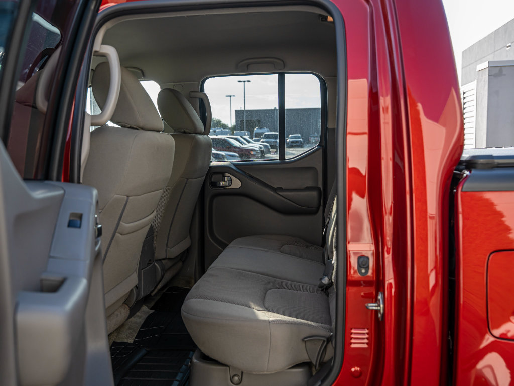 Used 2018 Nissan Frontier SV w/ Value Truck Package AWD/4WD image 39