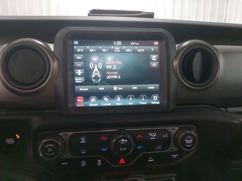 Used 2022 Jeep Wrangler Unlimited Sport AWD/4WD image 19