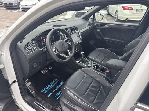 Certified 2022 Volkswagen Tiguan SEL R-Line image 10
