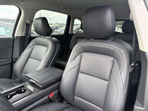 Used 2026 Lincoln Nautilus Premier w/ Jet Appearance Package AWD/4WD image 8