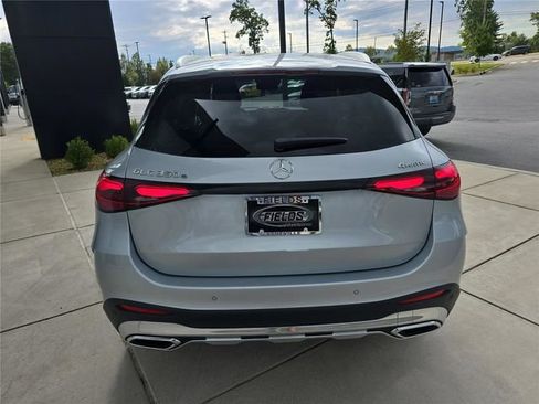 Used 2025 Mercedes-Benz GLC 350e 4MATIC image 5