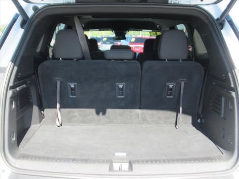 Used 2025 GMC Acadia Elevation image 32