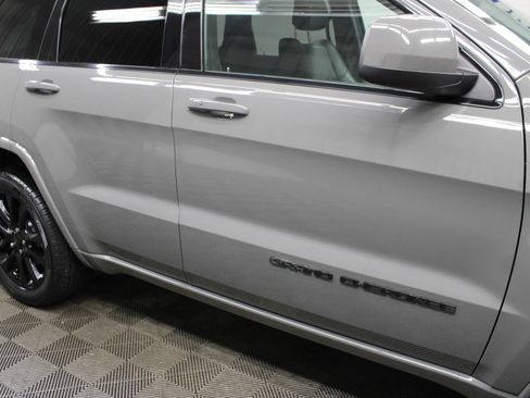 Used 2021 Jeep Grand Cherokee Altitude AWD/4WD image 35
