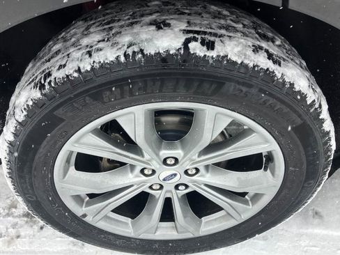 Used 2023 Ford Explorer XLT w/ Equipment Group 202A image 21