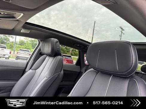 Certified 2025 Cadillac Optiq Luxury 2 w/ LPO, Floor Liner Package AWD/4WD image 12
