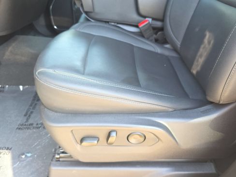 Used 2025 GMC Sierra 1500 SLT AWD/4WD image 27