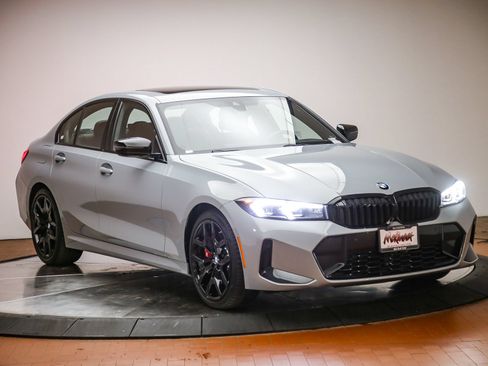Used 2026 BMW 330i Sedan w/ M Sport Package RWD image 6