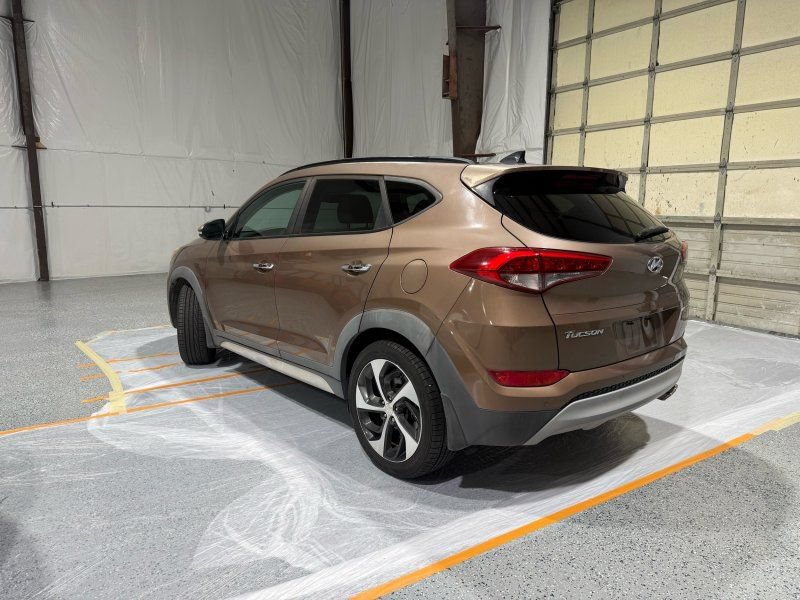 Used 2017 Hyundai Tucson Limited w/ Limited Ultimate Package 03 FWD image 3