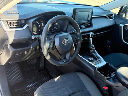 Used 2022 Toyota RAV4 LE image 15