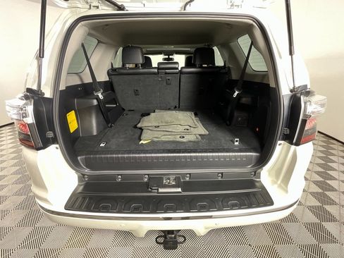 Used 2014 Toyota 4Runner Limited image 28