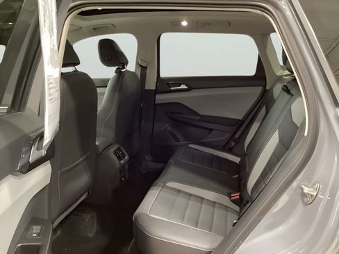 Certified 2024 Volkswagen Taos SEL AWD/4WD image 12
