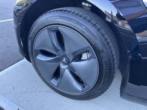 Used 2019 Tesla Model 3 Mid Range image 28