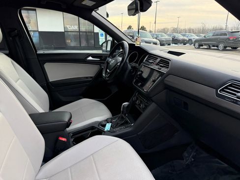 Used 2021 Volkswagen Tiguan SE R-Line image 27