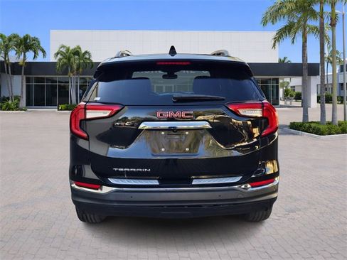 Certified 2022 GMC Terrain SLT w/ Infotainment Package II image 6