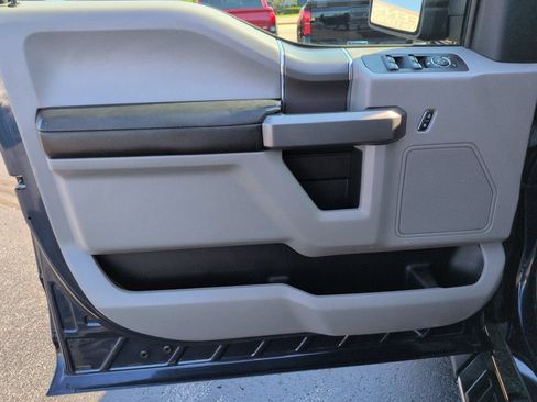 Used 2019 Ford F150 XLT w/ Equipment Group 302A Luxury AWD/4WD image 10
