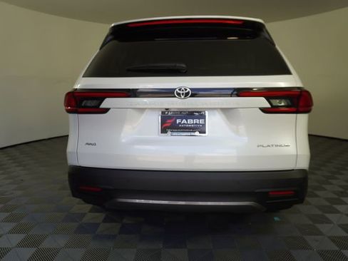 Used 2025 Toyota Grand Highlander AWD image 6