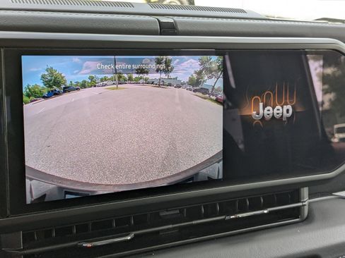 Used 2024 Jeep Wrangler Unlimited Sahara w/ Safety Group image 19