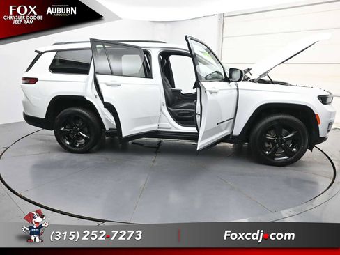 Used 2023 Jeep Grand Cherokee L Altitude AWD/4WD image 42