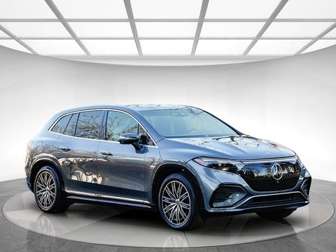 Used 2023 Mercedes-Benz EQS 580 4MATIC SUV image 5