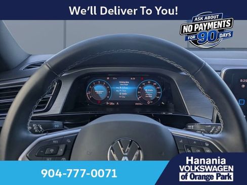 Certified 2025 Volkswagen Atlas Cross Sport SE FWD image 29