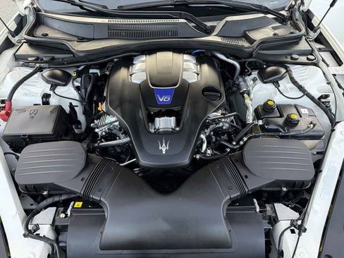 Used 2018 Maserati Quattroporte S image 26