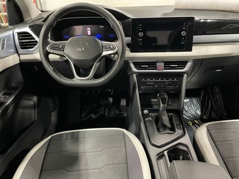 New 2026 Volkswagen Taos SE FWD image 13