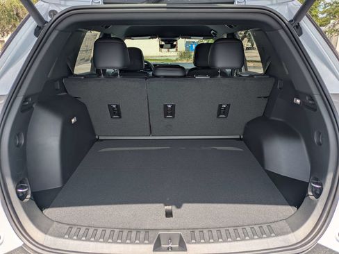 New 2026 Chevrolet Equinox RS w/ Convenience Package III FWD image 7