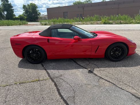 Used 2005 Chevrolet Corvette Convertible w/ Preferred Equipment Group RWD image 12