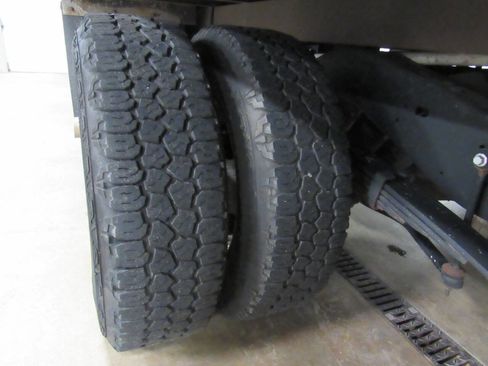 Used 2024 Ford E-350 and Econoline 350 Super Duty w/ Power Windows & Locks Group image 27