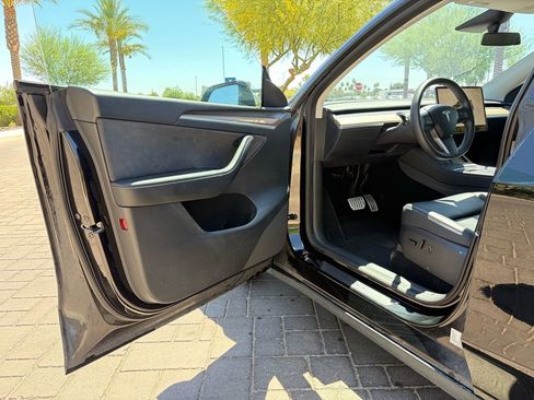 Used 2023 Tesla Model Y Performance AWD/4WD image 12