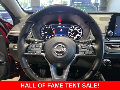 Used 2025 Nissan Altima 2.5 SR FWD image 9