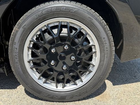 Used 2019 Toyota Corolla LE FWD image 34