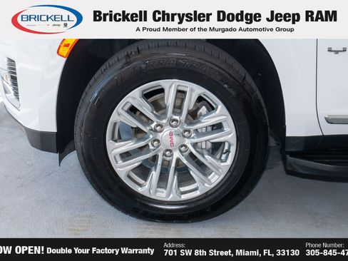 Used 2024 GMC Yukon XL SLT RWD image 34