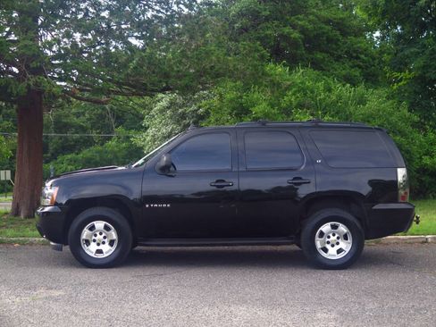 Used 2009 Chevrolet Tahoe LT AWD/4WD image 2