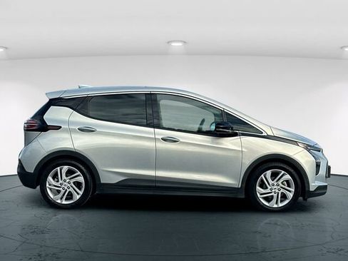 Used 2022 Chevrolet Bolt LT image 8