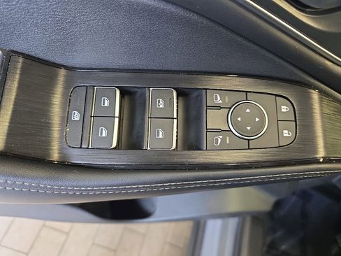 Used 2024 Nissan Rogue Platinum w/ Platinum Premium Package FWD image 30