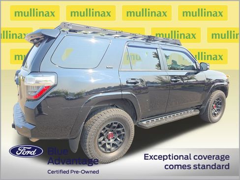 Used 2022 Toyota 4Runner SR5 Premium w/ Moonroof Package AWD/4WD image 3